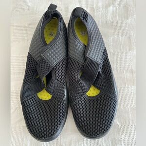 Women's Black Mesh Water Shoes